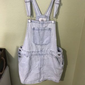 Overall skirt
